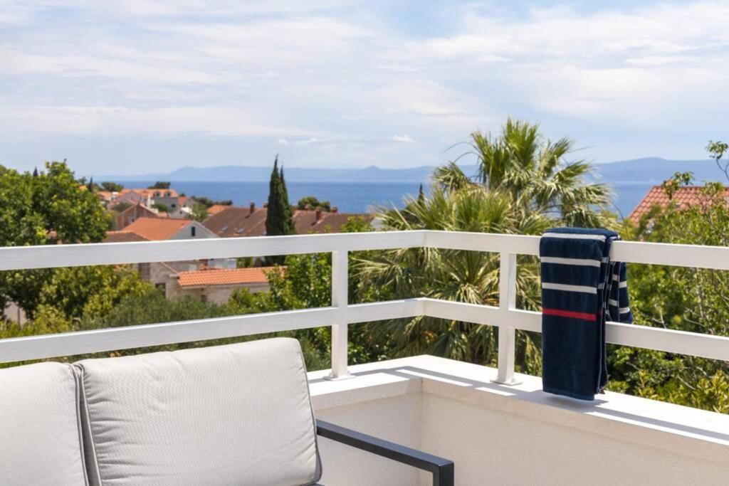 Appartamento Holiday In Bol **** Green Esterno foto