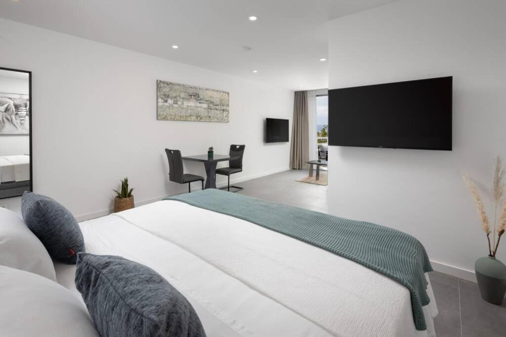 Appartamento Holiday In Bol **** Green Esterno foto