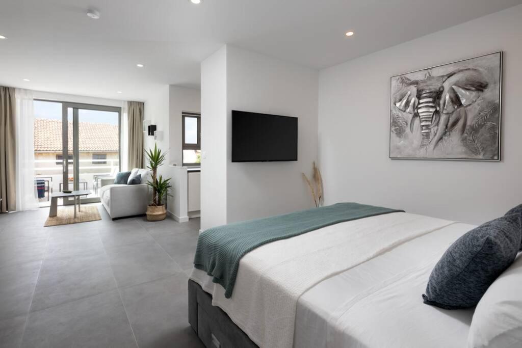 Appartamento Holiday In Bol **** Green Esterno foto