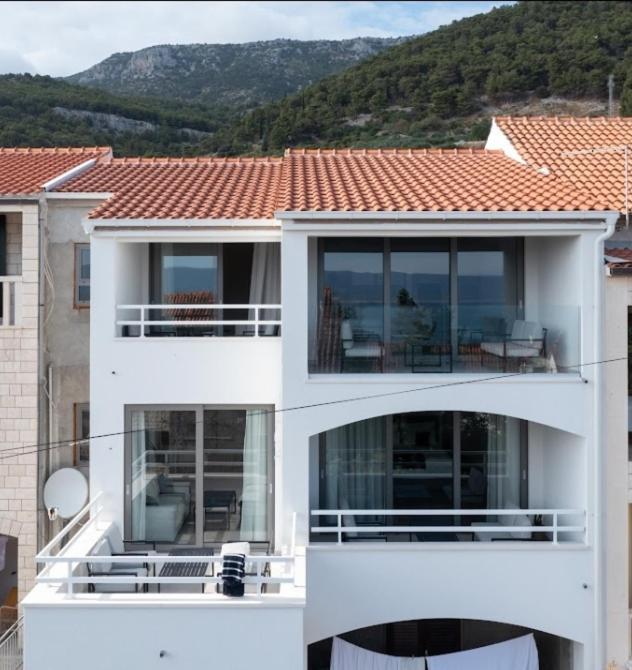 Appartamento Holiday In Bol **** Green Esterno foto